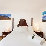 בית נופש Home2book Serene Retreat Isabel, Jacuzzi & Garden