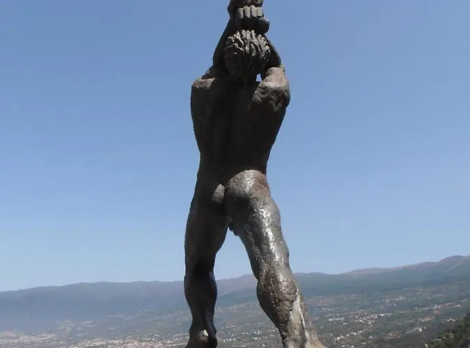 Home2book Serene Retreat Isabel, Jacuzzi & Garden Hébergement de vacances *