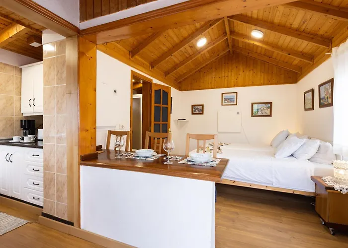 Vakantiehuis Home2book Serene Retreat Isabel, Jacuzzi & Garden *