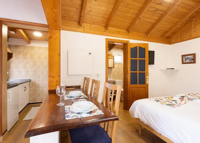 Home2book Serene Retreat Isabel, Jacuzzi & Garden Vakantiehuis